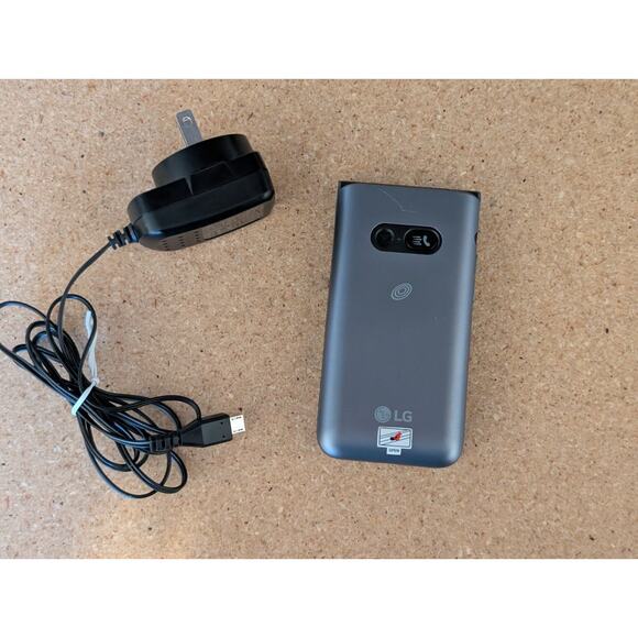 LG Classic Flip Cell Phone L125DL TracFone CARRIER LOCKED - Picture 2 of 11